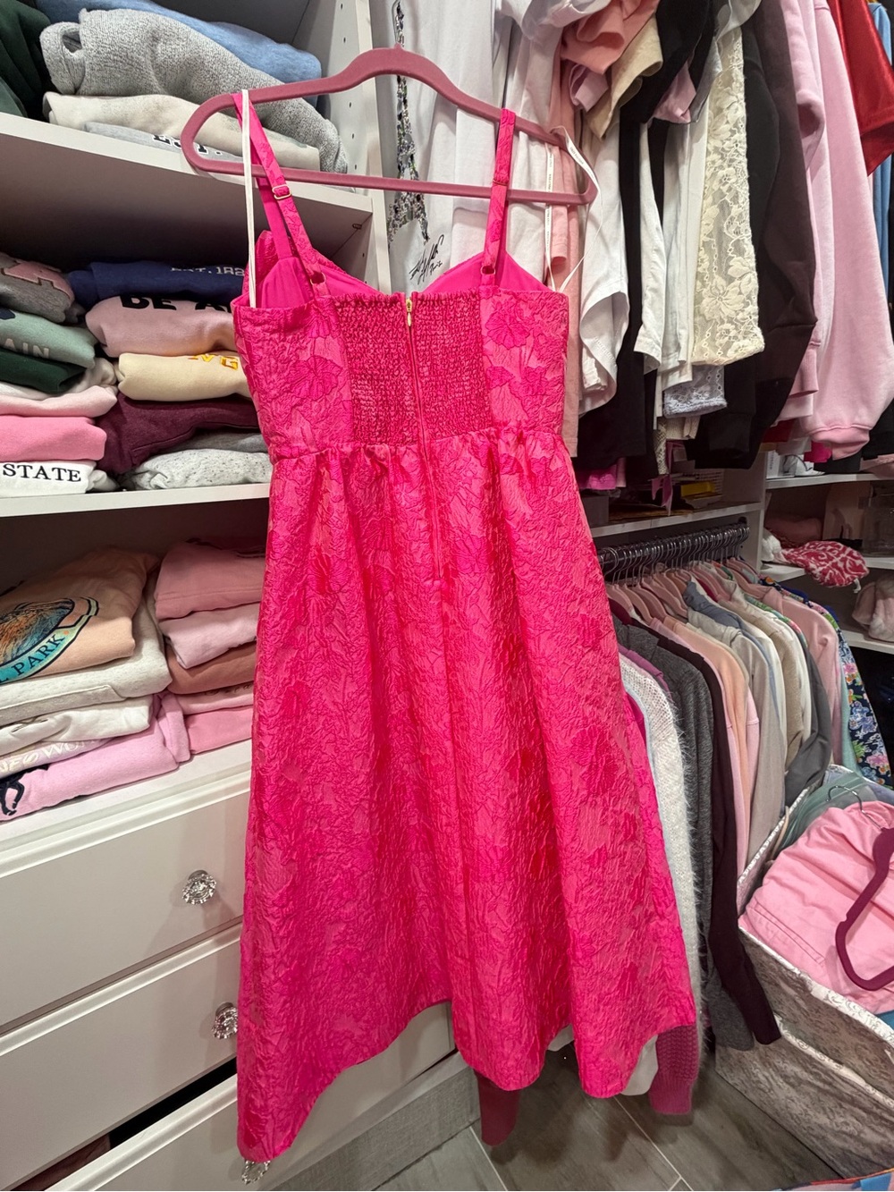 Lilly Pulitzer Hot Pink Bow-Front Party Dress, size 2, pockets, padded top. - Picture 3 of 7